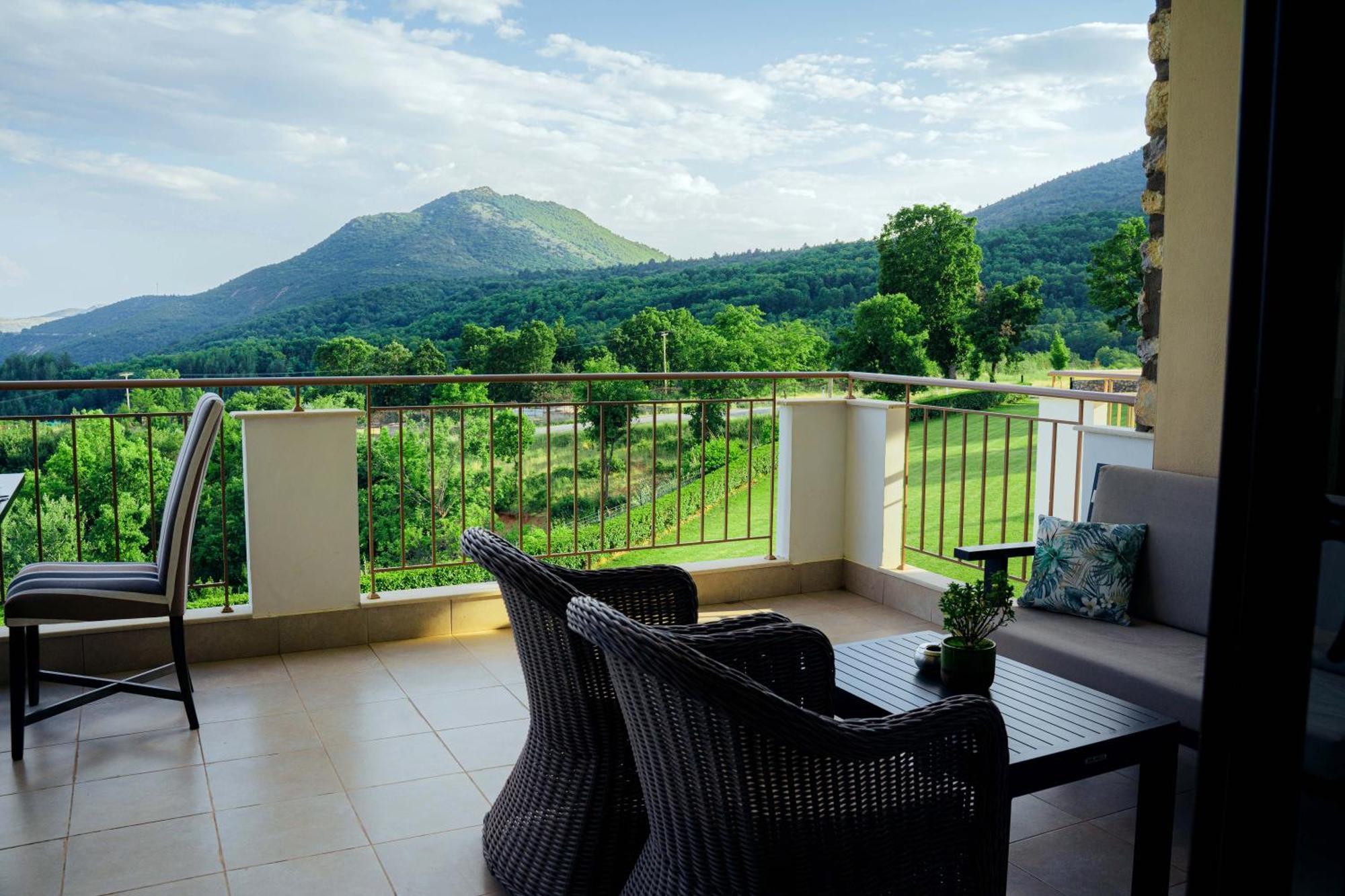 Hotel Enastron View 4*