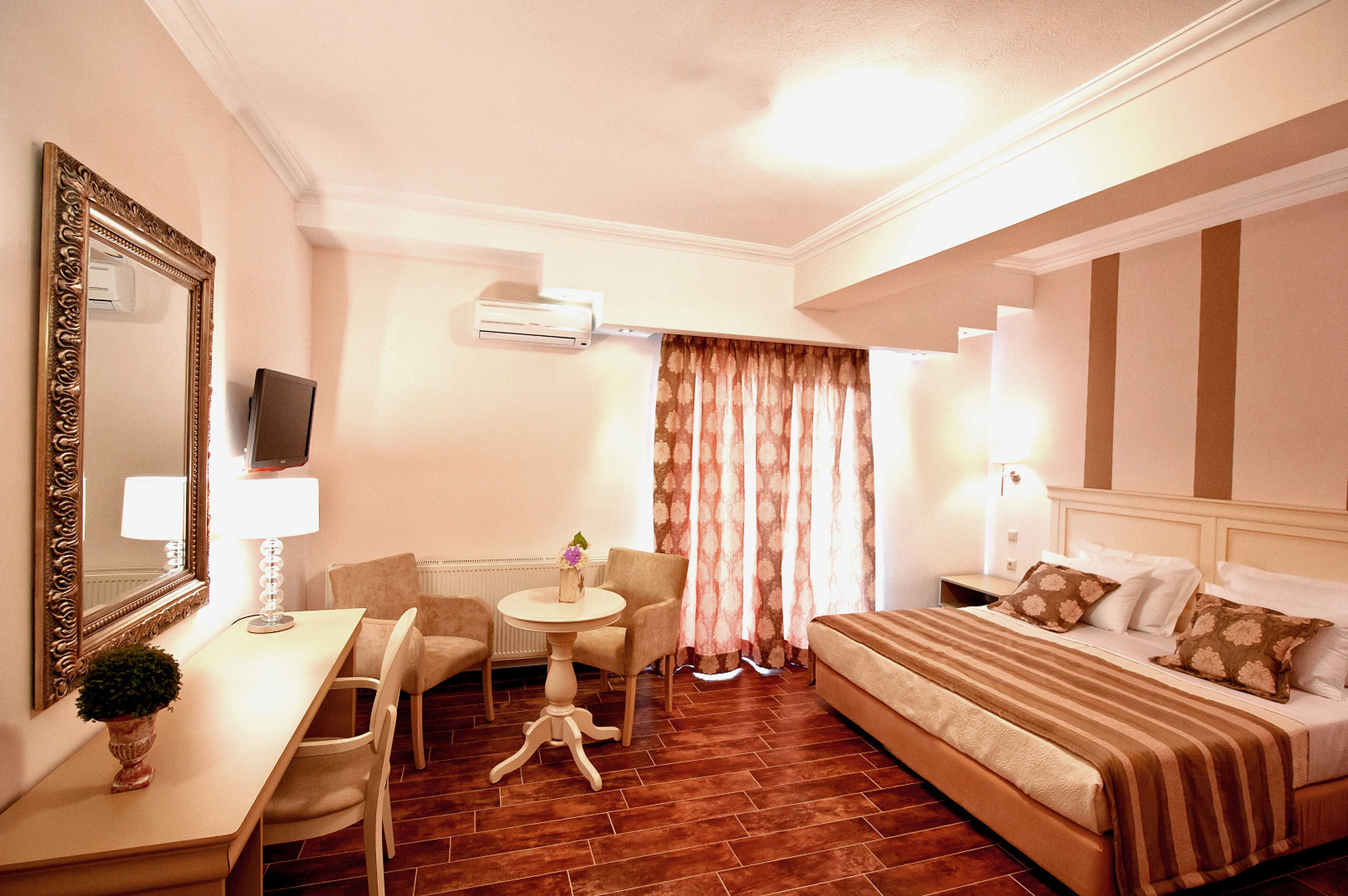 Enastron View Hotel