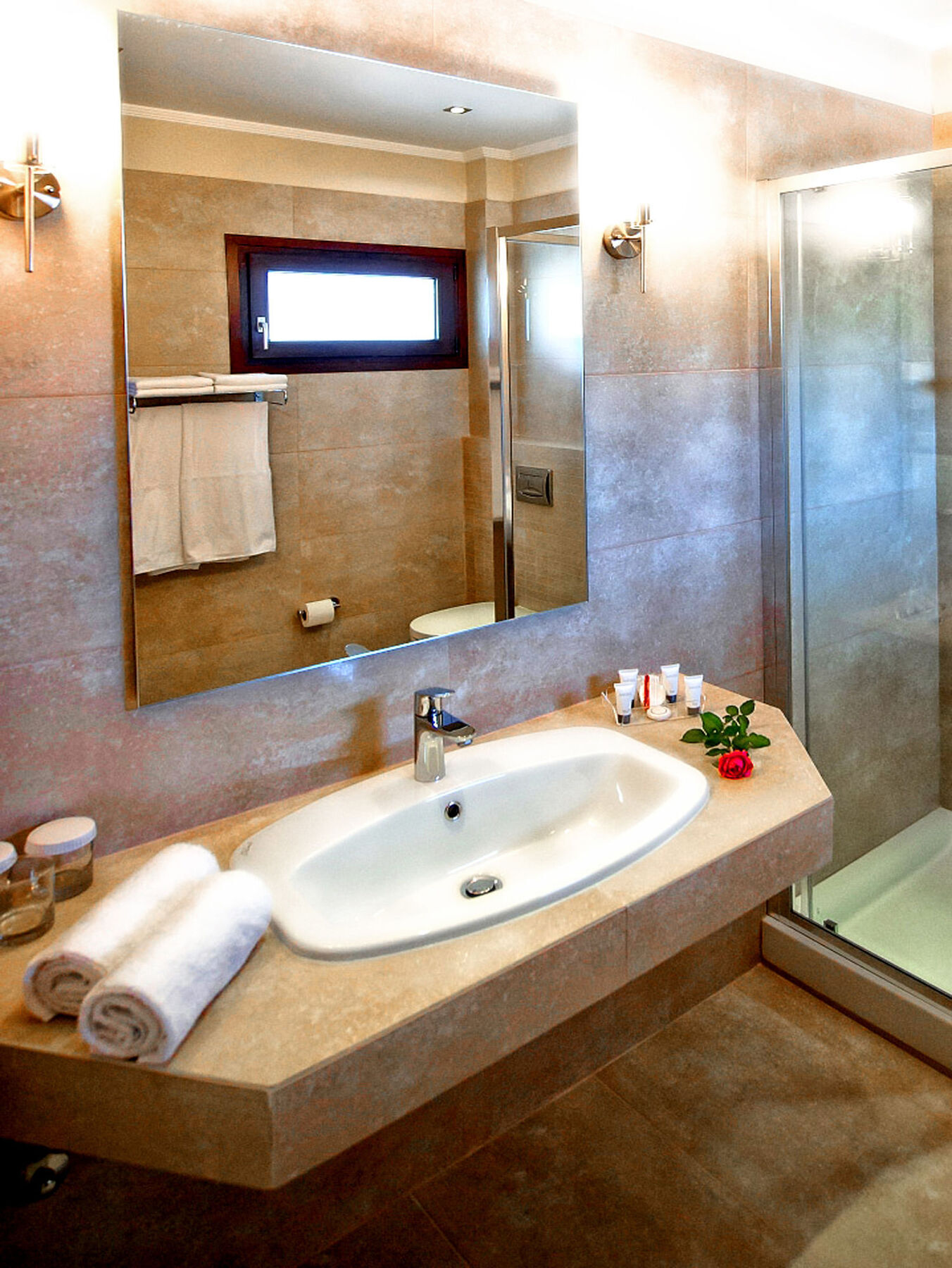 Enastron View Hotel